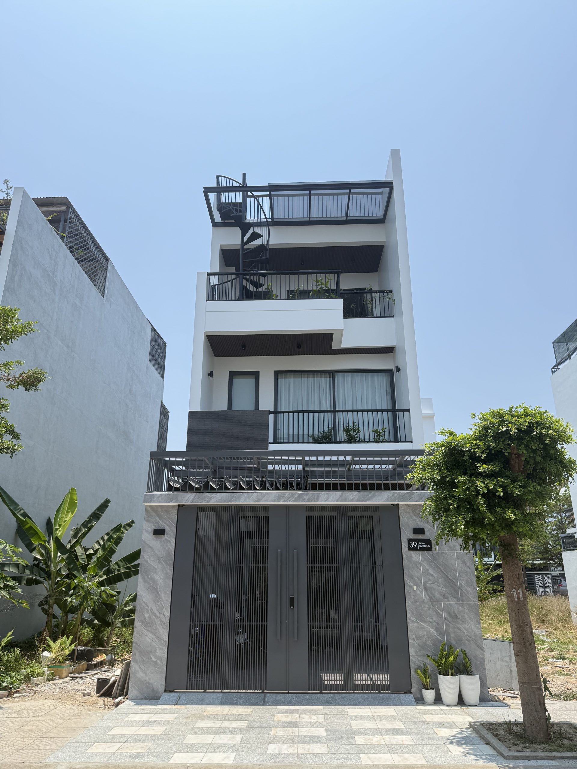 Mặt tiền ngôi nhà hiện tại ở khu đô thị Thái Hưng, Nha Trang